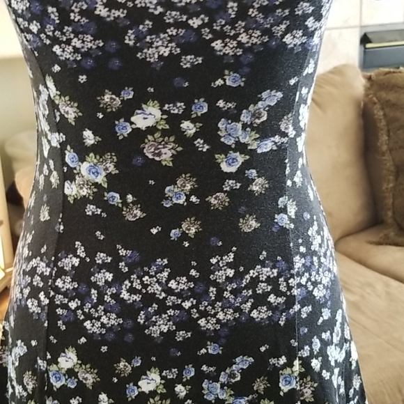 Floral skater Dress - Picture 3 of 6